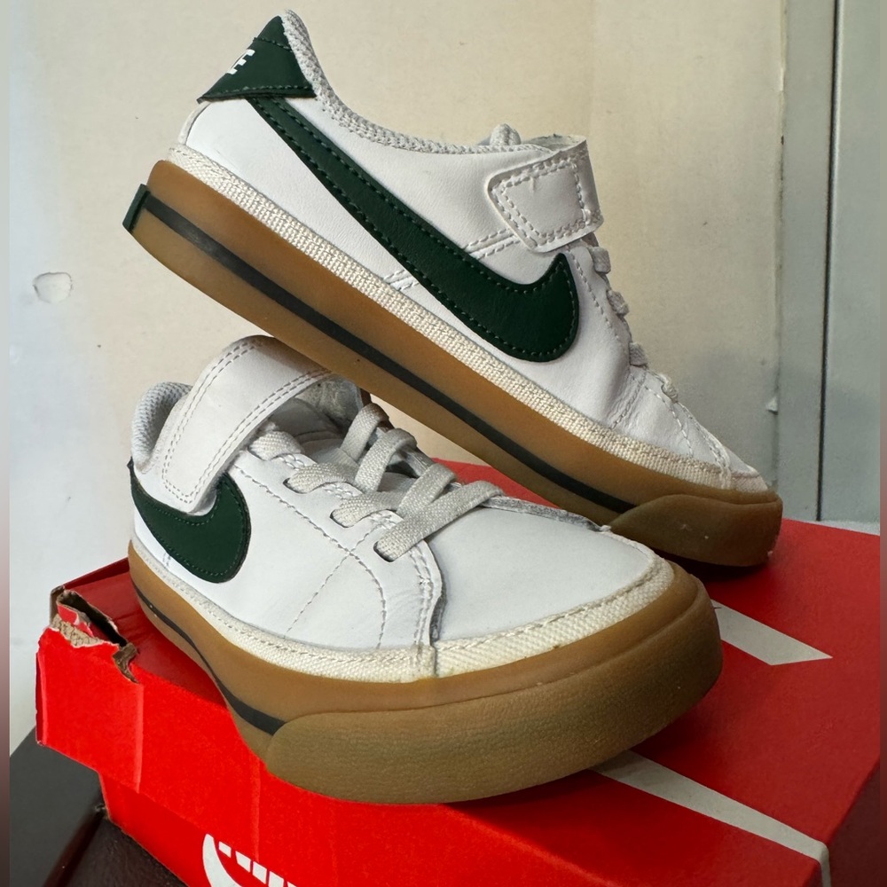 Nike court legacy. Green. Size 11c. Excellent used condition.